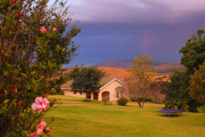 Thaba Tsweni Lodge & Safaris